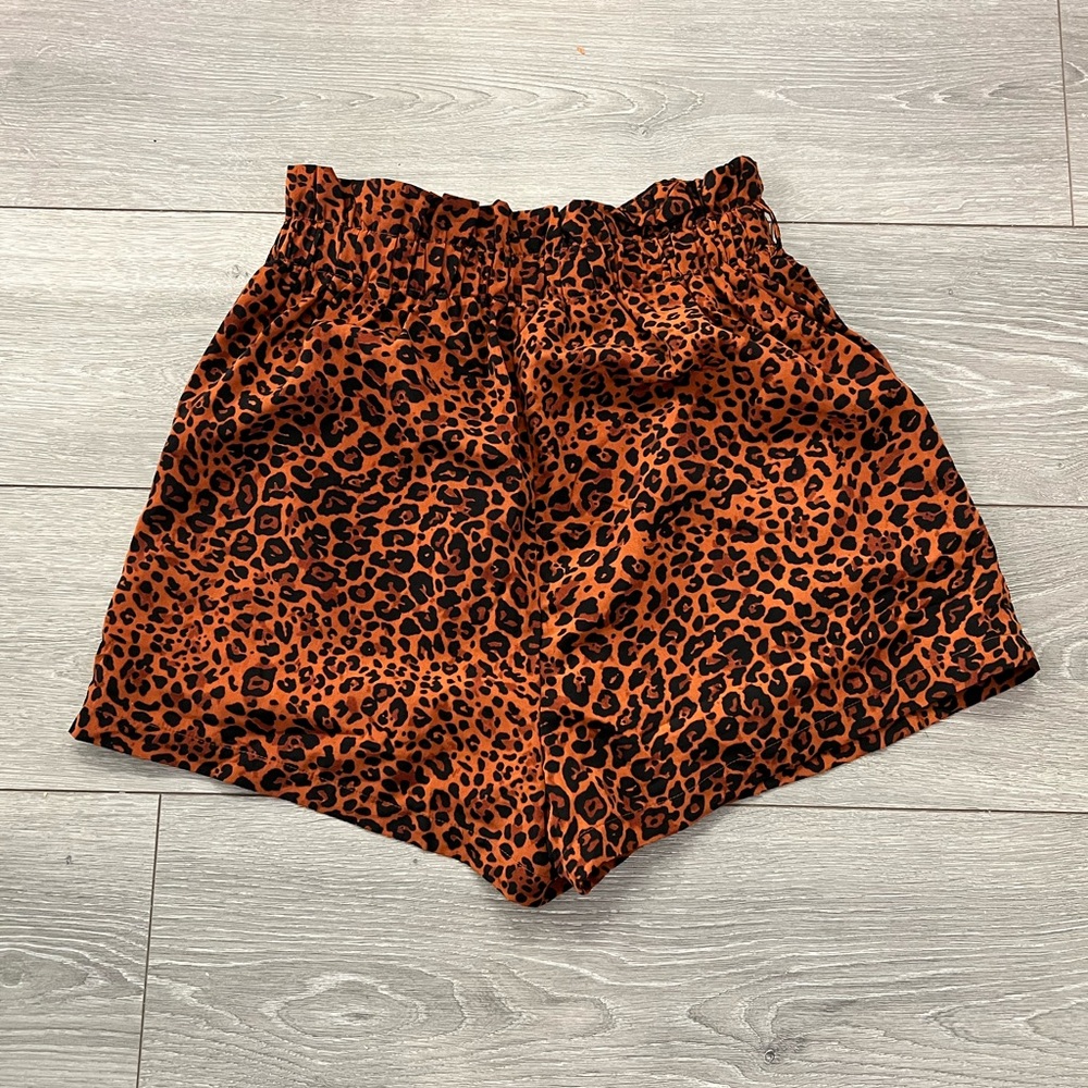 NWT Le Lis Leopard Print Shorts